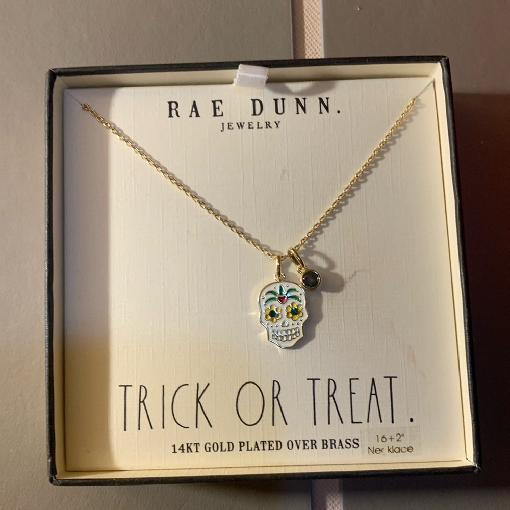 🦋🎯 RAE DUNN Halloween Skull Trick or Treat Necklace NIB